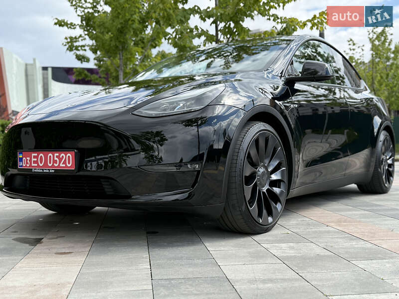 Внедорожник / Кроссовер Tesla Model Y 2023 в Киеве