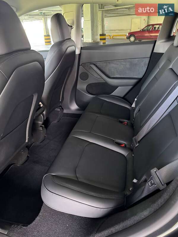 Внедорожник / Кроссовер Tesla Model Y 2024 в Киеве