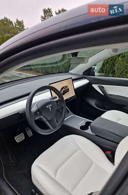 Внедорожник / Кроссовер Tesla Model Y 2022 в 