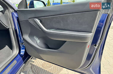 Позашляховик / Кросовер Tesla Model Y 2021 в 