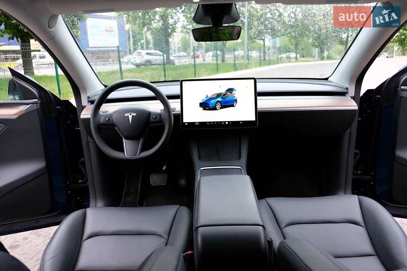 Внедорожник / Кроссовер Tesla Model Y 2024 в Киеве