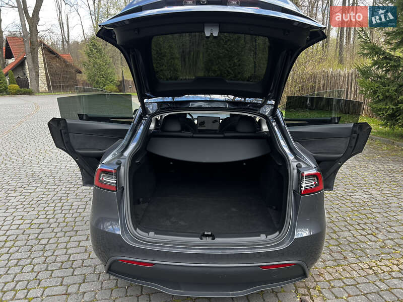 Позашляховик / Кросовер Tesla Model Y 2023 в Львові
