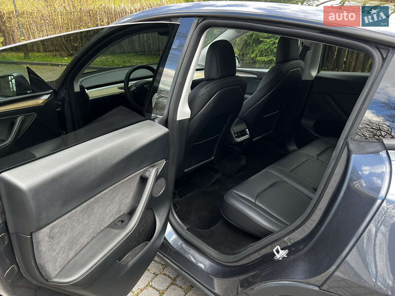 Позашляховик / Кросовер Tesla Model Y 2023 в Львові