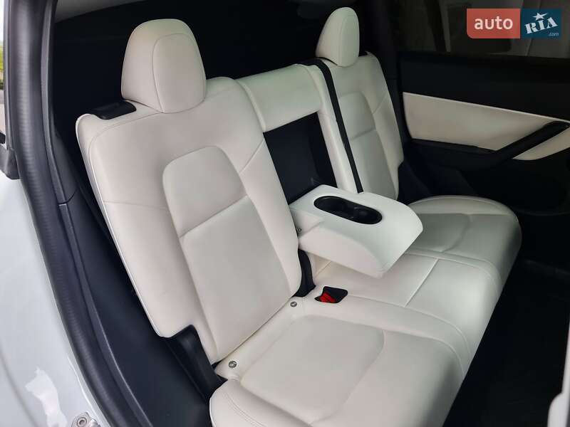 Позашляховик / Кросовер Tesla Model Y 2021 в Хмельницькому