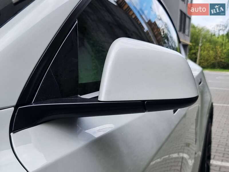 Позашляховик / Кросовер Tesla Model Y 2021 в Хмельницькому