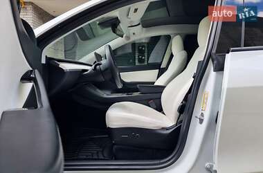 Позашляховик / Кросовер Tesla Model Y 2021 в 