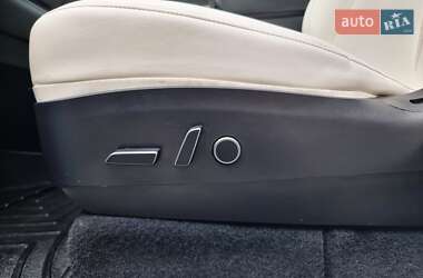 Позашляховик / Кросовер Tesla Model Y 2021 в 