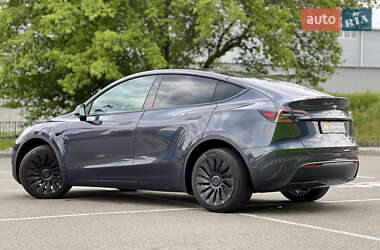 Позашляховик / Кросовер Tesla Model Y 2024 в 