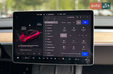Позашляховик / Кросовер Tesla Model Y 2023 в 