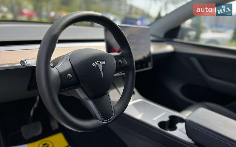 Позашляховик / Кросовер Tesla Model Y 2023 в Львові