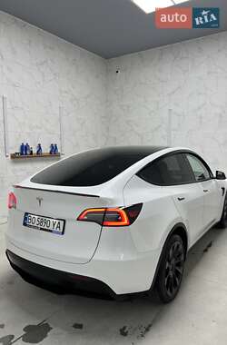 Внедорожник / Кроссовер Tesla Model Y 2024 в 