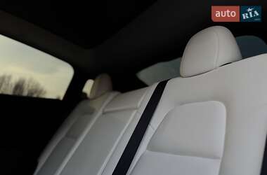 Внедорожник / Кроссовер Tesla Model Y 2022 в 