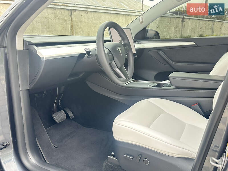 Внедорожник / Кроссовер Tesla Model Y 2023 в Стрые