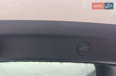 Позашляховик / Кросовер Tesla Model Y 2022 в 