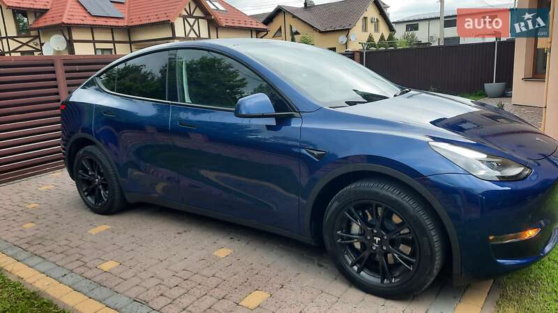 Внедорожник / Кроссовер Tesla Model Y 2023 в Ивано-Франковске
