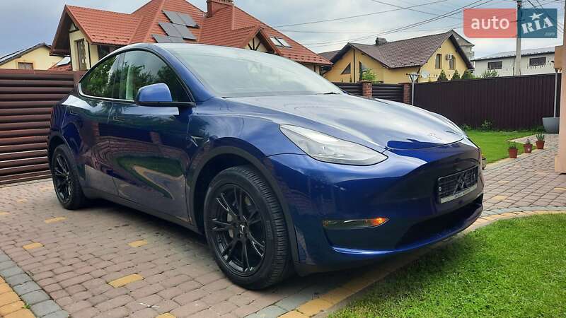 Внедорожник / Кроссовер Tesla Model Y 2023 в Ивано-Франковске