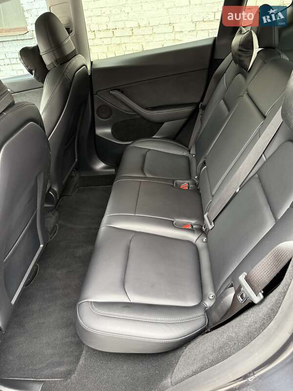 Внедорожник / Кроссовер Tesla Model Y 2023 в Киеве