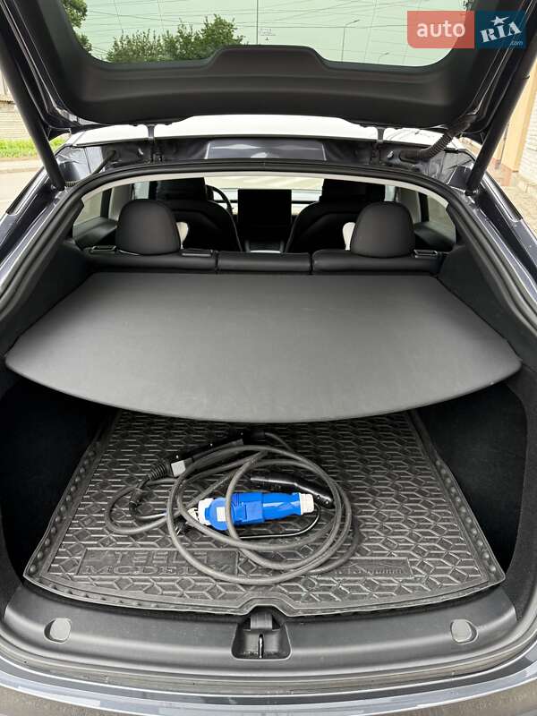 Внедорожник / Кроссовер Tesla Model Y 2023 в Киеве