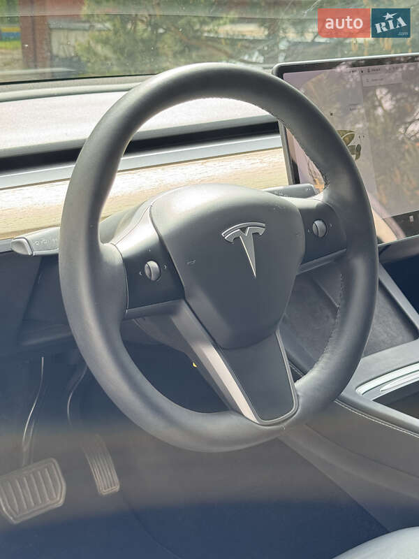 Внедорожник / Кроссовер Tesla Model Y 2021 в Луцке