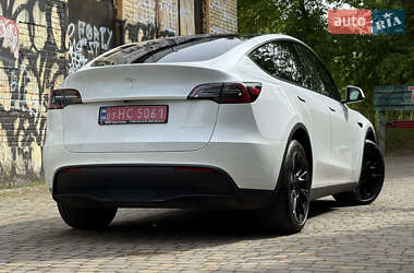 Внедорожник / Кроссовер Tesla Model Y 2021 в 