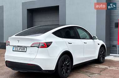 Внедорожник / Кроссовер Tesla Model Y 2024 в 