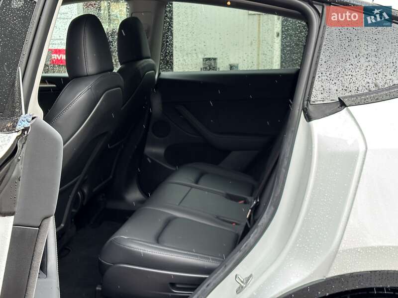 Внедорожник / Кроссовер Tesla Model Y 2024 в Киеве фото 16 Внедорожник / Кроссовер Tesla Model Y 2024 в Киеве