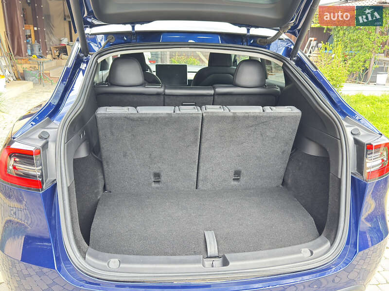 Внедорожник / Кроссовер Tesla Model Y 2021 в Киеве