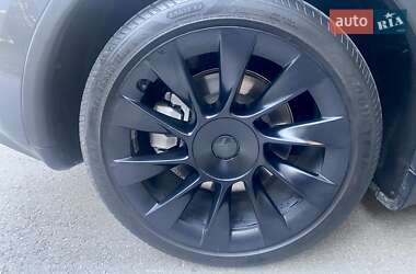 Позашляховик / Кросовер Tesla Model Y 2023 в 