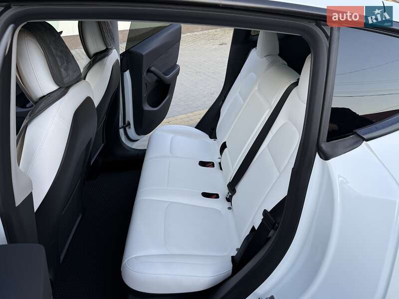 Внедорожник / Кроссовер Tesla Model Y 2021 в Виннице