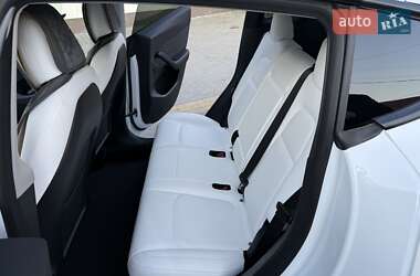 Внедорожник / Кроссовер Tesla Model Y 2021 в 
