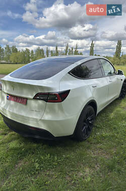 Внедорожник / Кроссовер Tesla Model Y 2021 в 