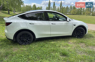 Внедорожник / Кроссовер Tesla Model Y 2021 в 