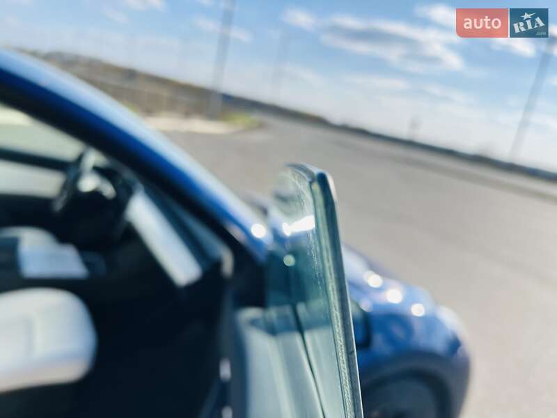 Позашляховик / Кросовер Tesla Model Y 2021 в Умані