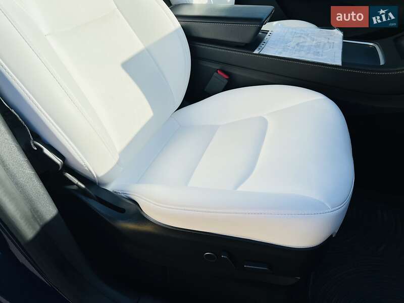 Позашляховик / Кросовер Tesla Model Y 2021 в Умані