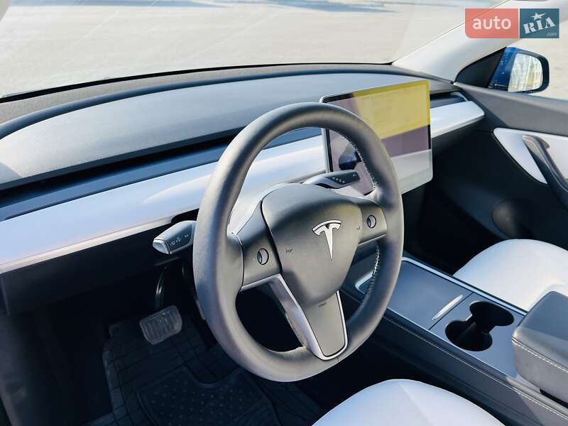 Позашляховик / Кросовер Tesla Model Y 2021 в Умані