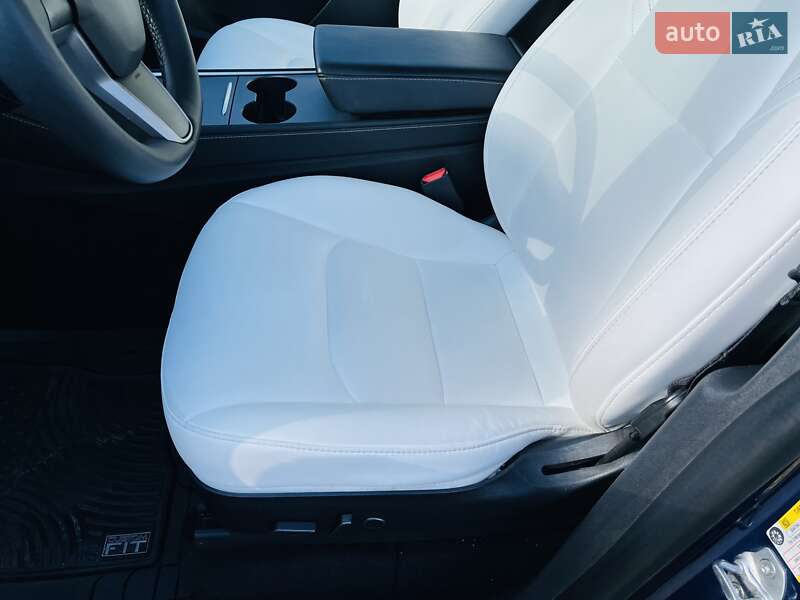 Позашляховик / Кросовер Tesla Model Y 2021 в Умані