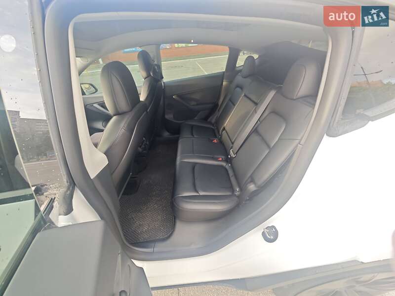 Внедорожник / Кроссовер Tesla Model Y 2022 в Киеве