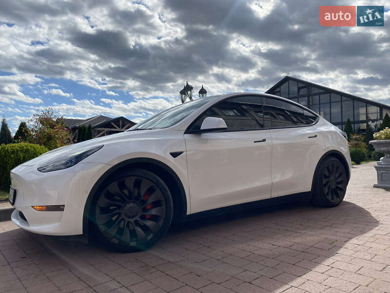 Внедорожник / Кроссовер Tesla Model Y 2021 в Стрые