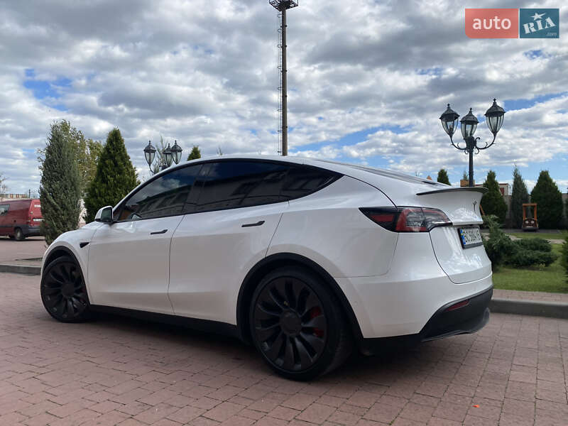 Внедорожник / Кроссовер Tesla Model Y 2021 в Стрые