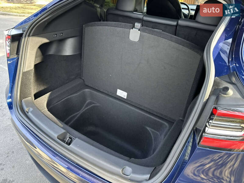 Внедорожник / Кроссовер Tesla Model Y 2020 в Киеве