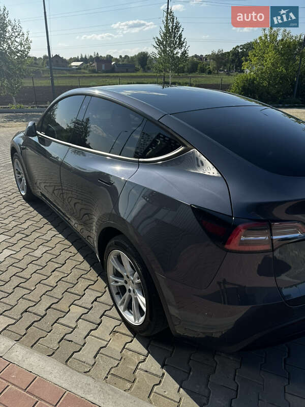 Позашляховик / Кросовер Tesla Model Y 2020 в Чернівцях