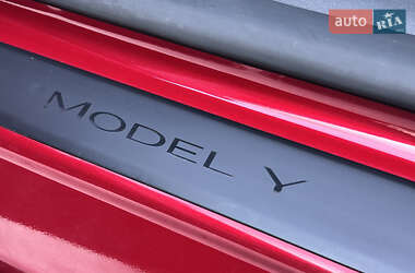Внедорожник / Кроссовер Tesla Model Y 2024 в 