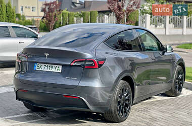 Внедорожник / Кроссовер Tesla Model Y 2023 в 