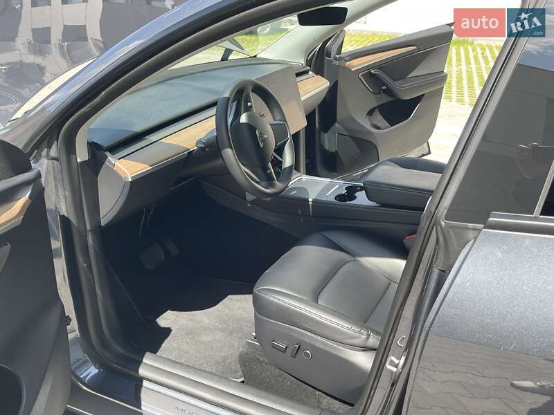 Позашляховик / Кросовер Tesla Model Y 2022 в Рівному