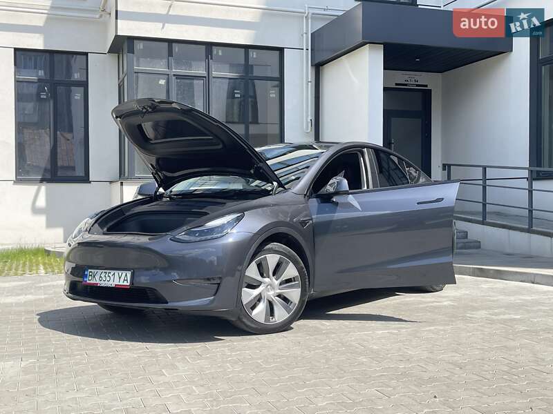 Позашляховик / Кросовер Tesla Model Y 2022 в Рівному