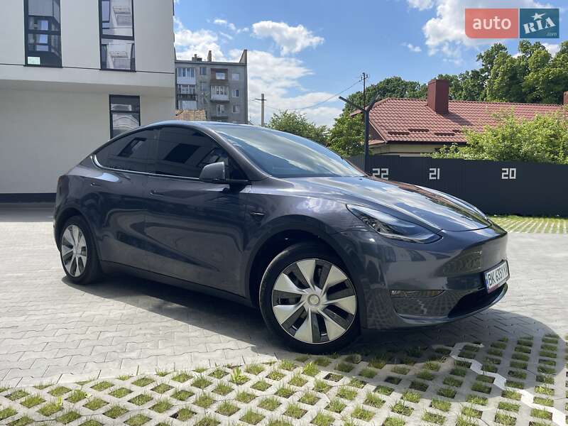 Позашляховик / Кросовер Tesla Model Y 2022 в Рівному