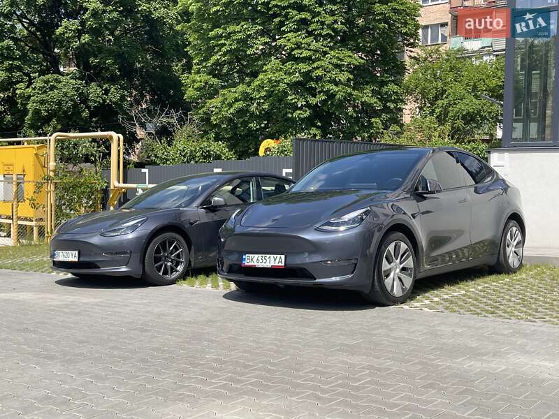 Позашляховик / Кросовер Tesla Model Y 2022 в Рівному