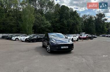 Внедорожник / Кроссовер Tesla Model Y 2024 в Киеве