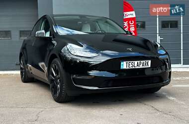 Позашляховик / Кросовер Tesla Model Y 2023 в 