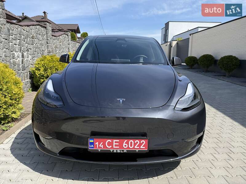 Позашляховик / Кросовер Tesla Model Y 2024 в 